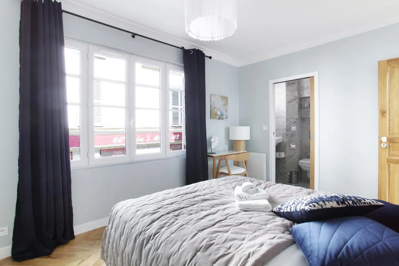 Residence Sacree Coeur By Studio Prestige Paris France