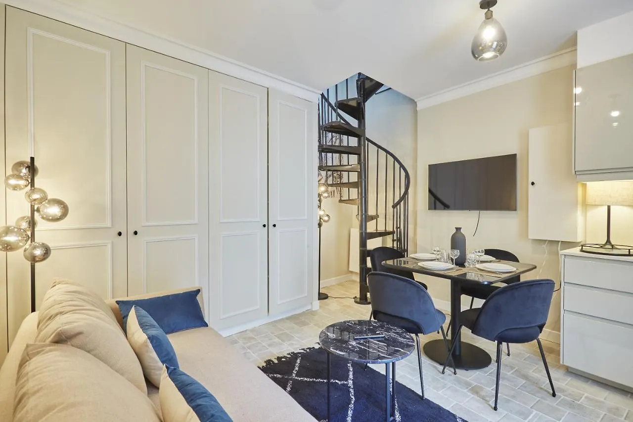 Residence Sacree Coeur By Studio Prestige Paris